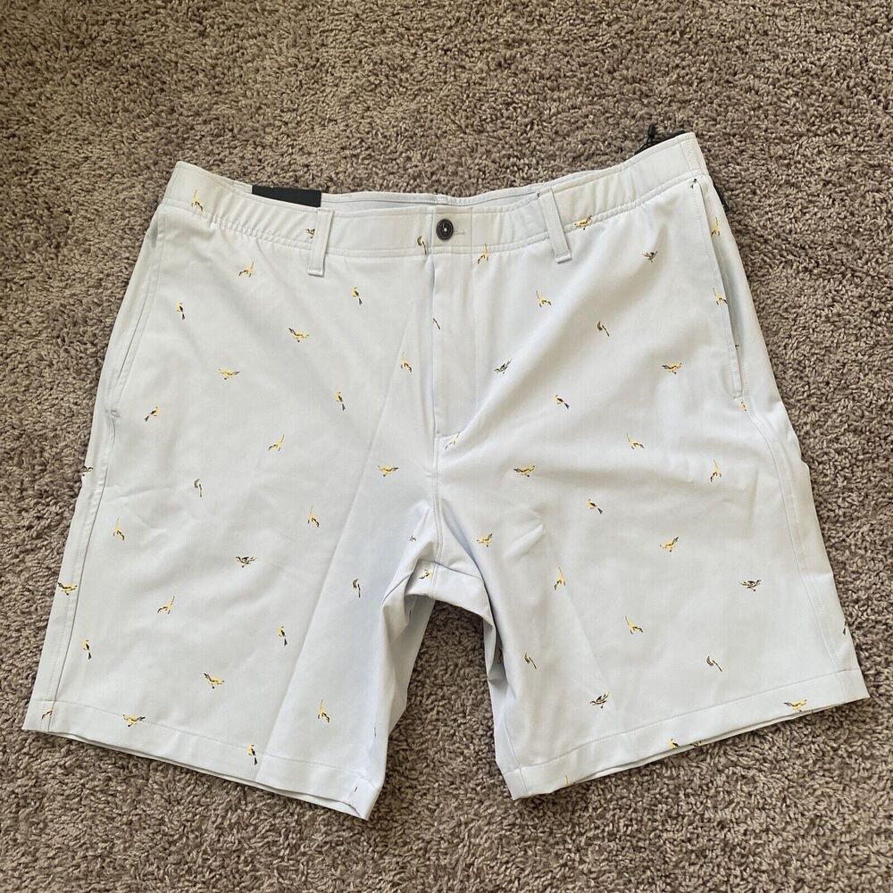Men’s UNDER ARMOUR Golf Shorts All Over Bird Print Gray 1377303 014 NWT Size 34